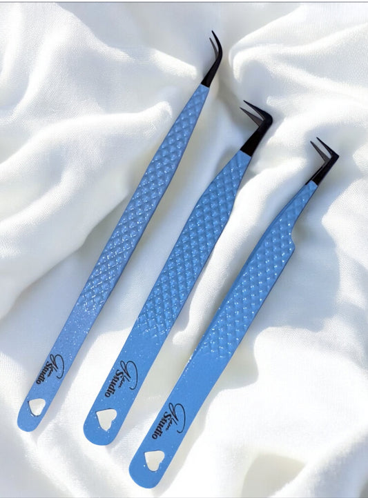 Blue tweezer set